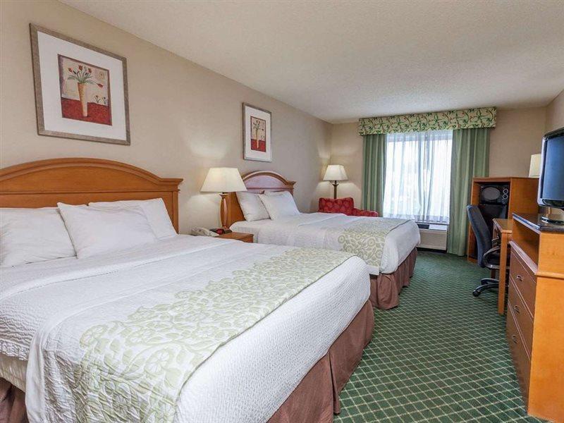 Days Inn & Suites By Wyndham Воррен Екстер'єр фото