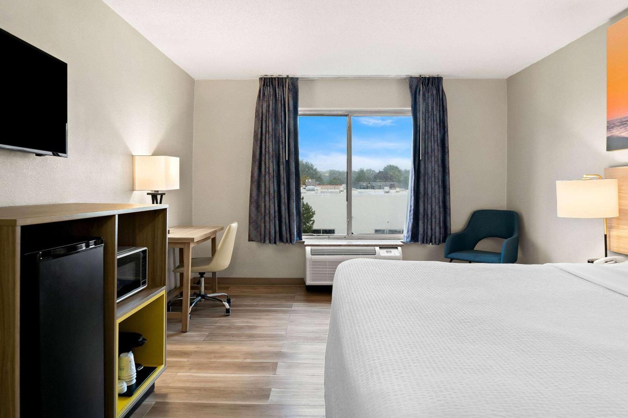 Days Inn & Suites By Wyndham Воррен Екстер'єр фото